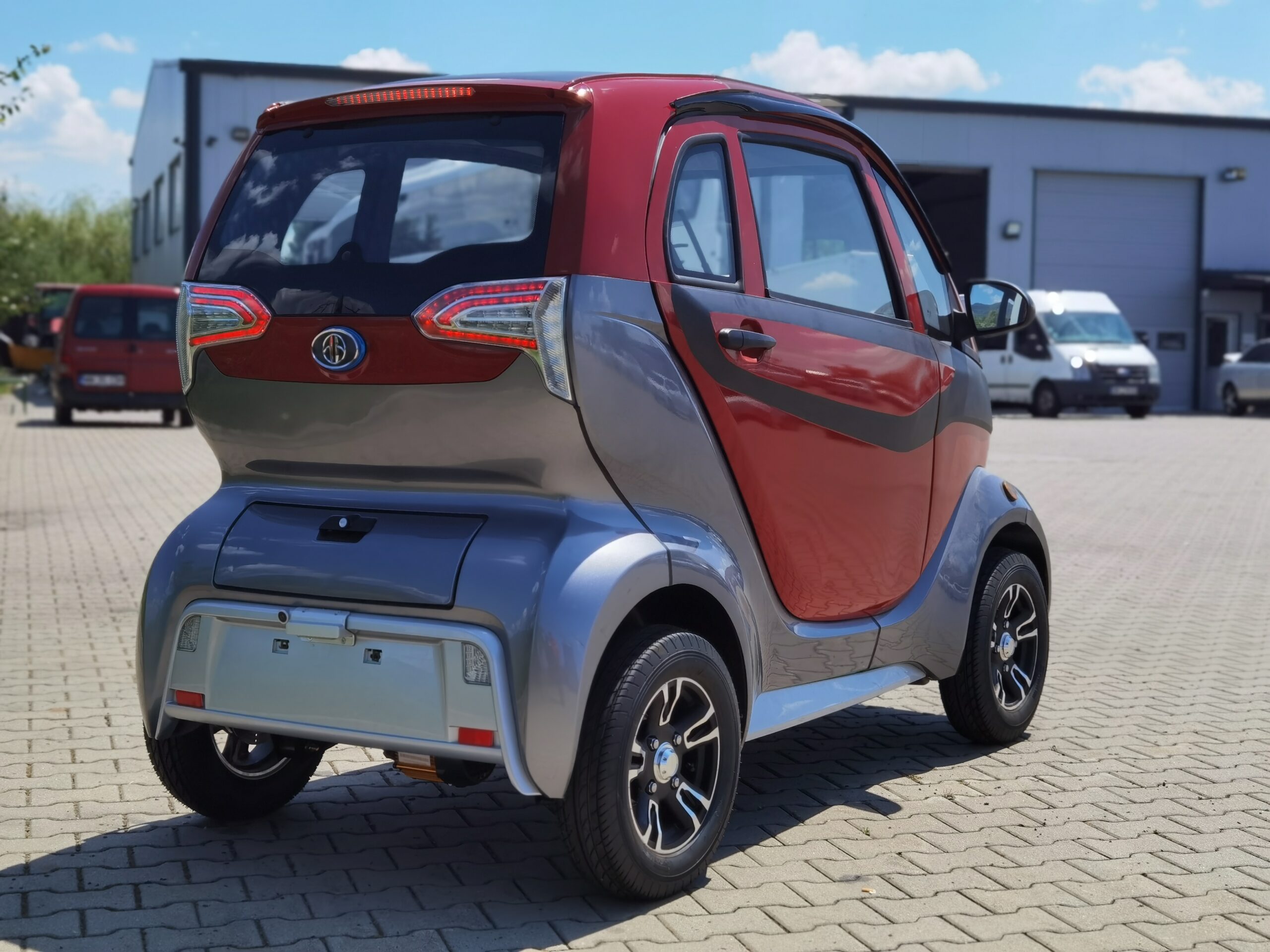 Vehicul electric 1200W AERA X10 rosu fara permis 60V80Ah 25 km/h - imagine 6